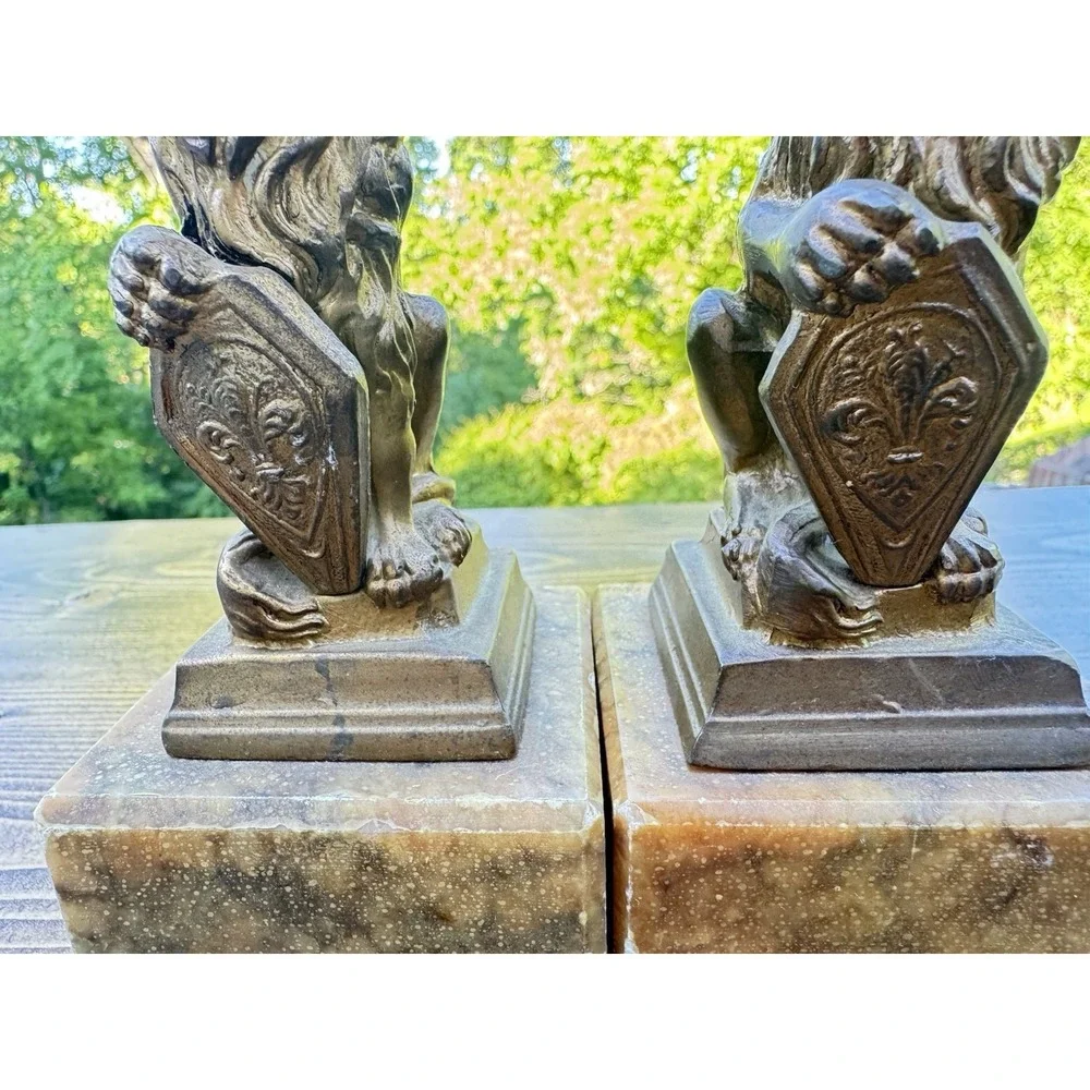 Vintage Lion Bookends Stone Base Heraldic Shield Old World Decor‎